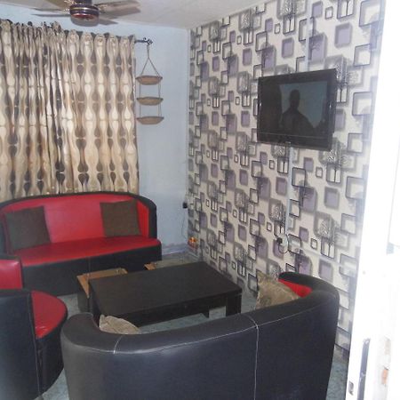 Legendary Inn & Lounge Bale Akiosi Zewnętrze zdjęcie