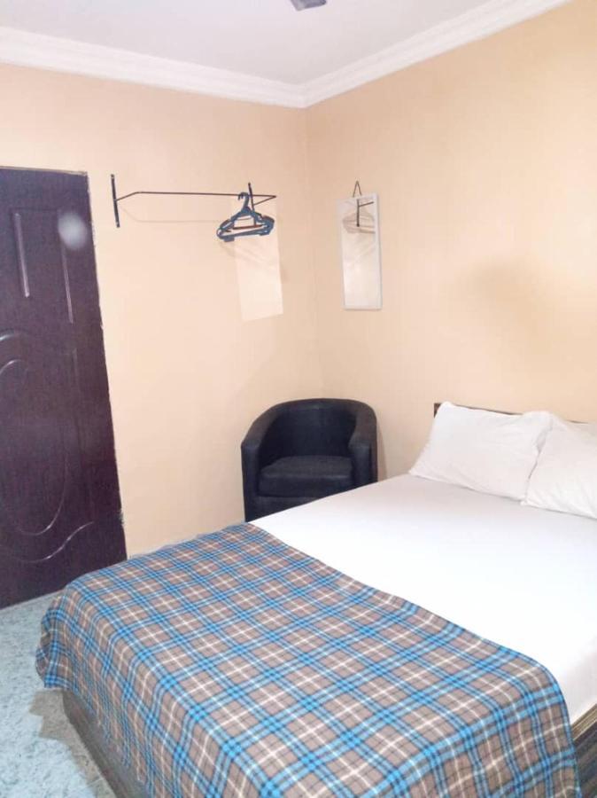 Legendary Inn & Lounge Bale Akiosi Zewnętrze zdjęcie