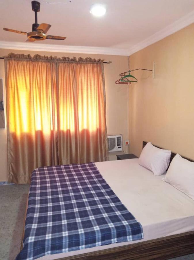 Legendary Inn & Lounge Bale Akiosi Zewnętrze zdjęcie